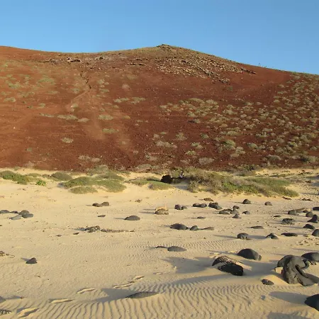 Ziegenstall Mit Meerblick * Yaiza (Lanzarote)